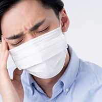 【投稿サイトで議論】マスクしながらの会話は相手に失礼なの？