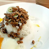 【SNSウケ抜群】納豆ご飯がフレンチ風に？食欲もそそるおしゃれ盛り付け方法