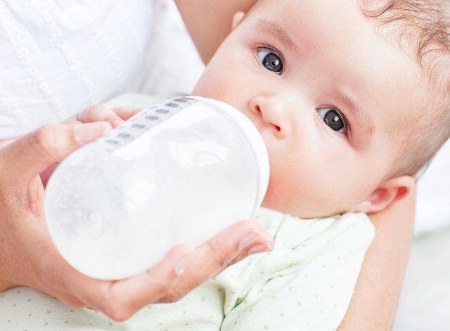 赤ちゃん用「液体ミルク」そのメリット、デメリットは？