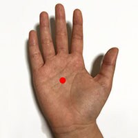 今日の疲れは今日のうちに。セルフ指圧で仕事の疲れを解放しよう