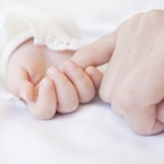 貧困に育児放棄…「赤ちゃんポスト」誕生の背景にある母親の困難