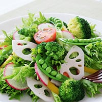 【異論反論】あなたはサラダ取り分けますか？ 取り分けませんか？