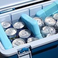 クーラーボックスで助かった！もしも海で漂流したらウキになるものは