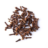 蚊の季節が到来 オーガニックな虫よけ剤にはアレが優秀だった