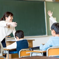 授業中の立ち歩きやいたずら　子どもの問題行動はなぜ起きる？