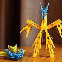 【子どもの頃にやってた？】洗濯バサミを○○に変身させる方法