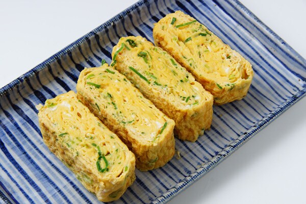 【ひき肉・カニカマ・春菊etc…】プチ贅沢な卵焼きの作り方