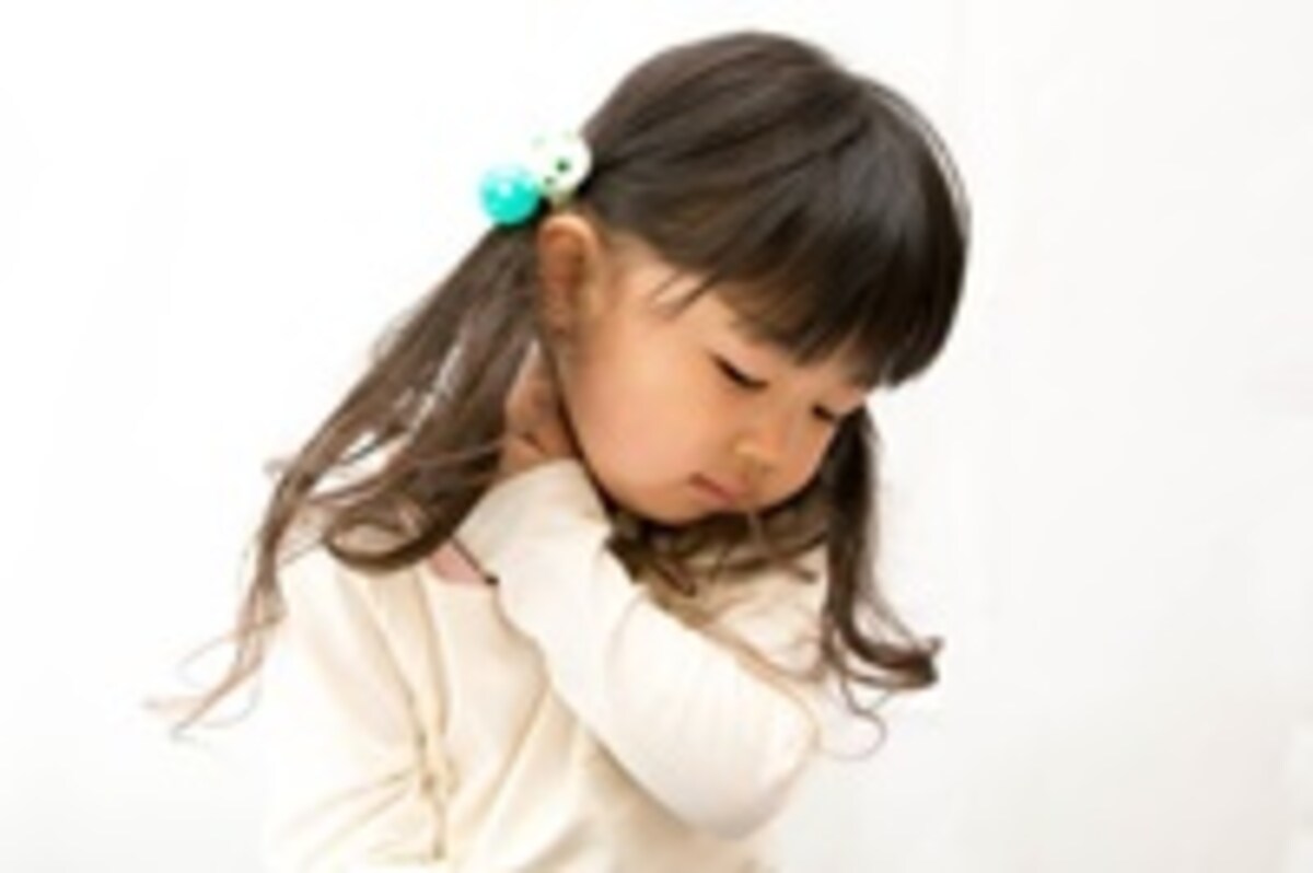 夏に悪化傾向がある！子どもの猫背が及ぼす悪影響