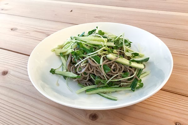 夏はそうめんだけじゃない！蕎麦のアレンジレシピ3選
