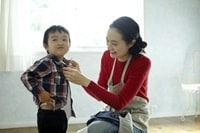 「ヘリコプターペアレント」になりやすい親の特徴