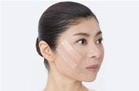 テープを貼るだけで顔ヨガ!【ほうれい線】が消える !