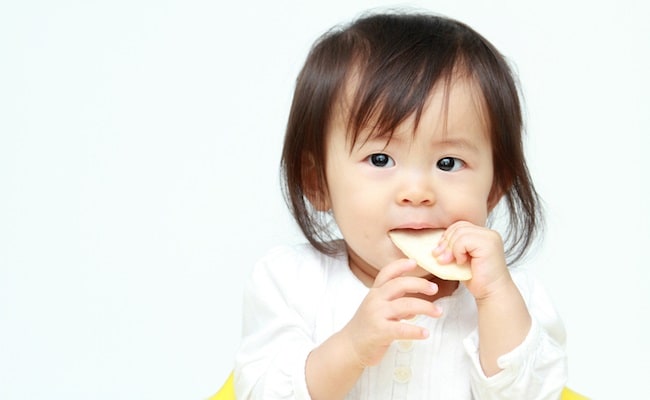 おっぱい好きで離乳食が進まない子への対処法