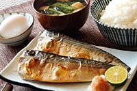 魚焼きグリル不要！フライパンで魚をふっくらおいしく焼く方法