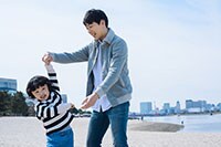 家族と仕事どっちが大事!?パパが仕事より子を優先することランキング