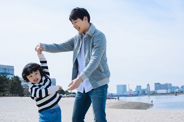 家族と仕事どっちが大事!?パパが仕事より子を優先することランキング