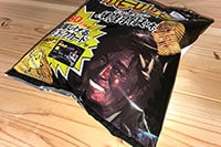 【心霊写真!?】期間限定の黒いポテリッチをフラッシュ撮影すると…