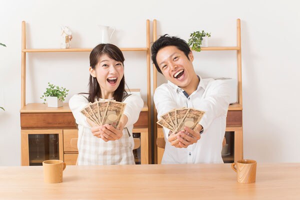 【幸福の金額は?】夫婦が幸せになれる世帯年収ランキング!1位は…