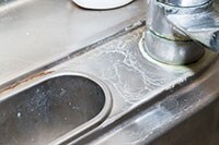 いつの間にかできるシンクのさび…きれいに落とす方法とは？
