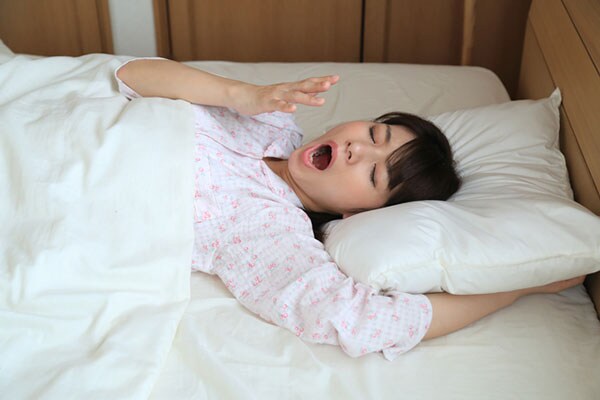 寝坊した専業主婦に非難殺到!その理由は…