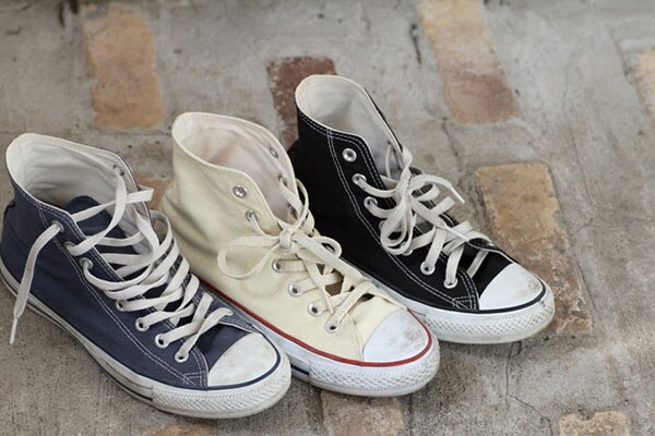 政府推奨のスニーカー通勤は浸透するのか?ネット上の反応は?