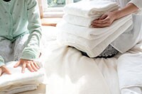 夫のベッドに洗濯物を置いたらしまってくれる？試した結果…