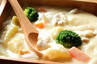 【シチューオンライス】CMで話題だけど味と評判は…？