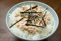 【食べ方無限大】簡単に作れるツナ丼が万能すぎる！
