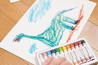 家中についたクレヨン汚れ…簡単に落とす方法は〇〇を使う!?