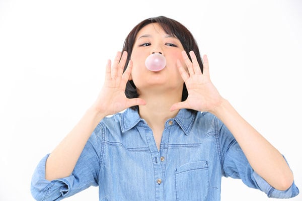 家にあるもので取る!髪の毛についてしまったガムの取り方とは?