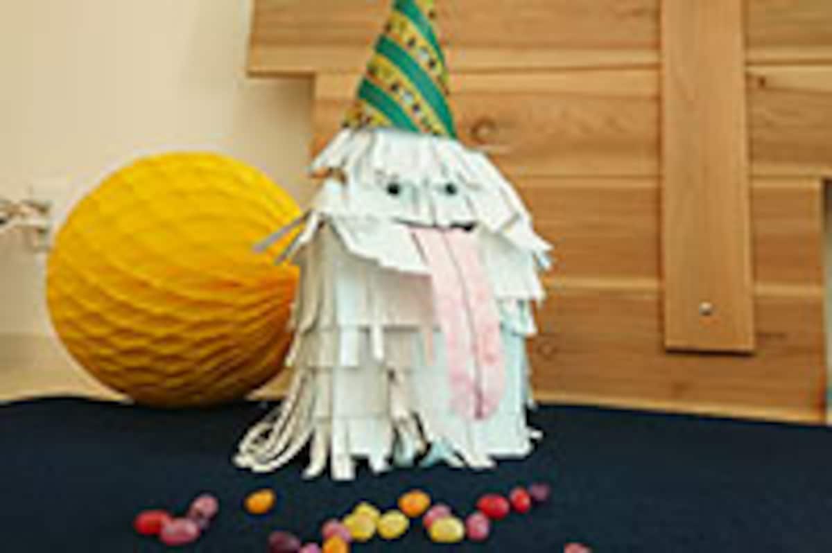 【ハロウィン♪】「紙袋とコピー用紙」で激カワピニャータが作れる！