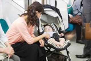 【184人に聞いた】「ベビーカーで電車に乗るのはNG？」みんなの意見