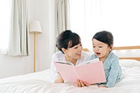 出産祝いに贈りたい絵本のおすすめはあの名作だった！