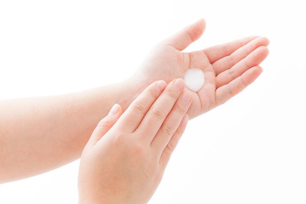 惜しみなく使える！余った化粧水や乳液の活用方法とは