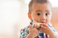【乳幼児】与えっぱなしは危険！おもちゃの誤嚥事故に要注意