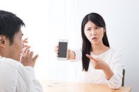 【スマホや財布のなか…】夫婦だったらなんでもオープンにする?