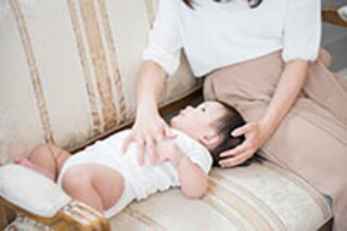 【あやしのプロに聞いた】誰でもできるぐずった赤ちゃんへのあやしテク