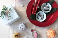 おめでたいアイテムをプラス!お正月気分を上げるコーディネート術