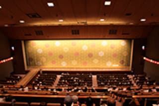 子どもと一緒に劇場デビュー！初めて舞台鑑賞をするときの注意点は？