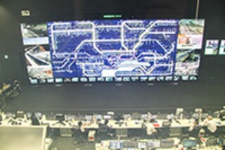 大渋滞！高速道路を乗り続ける・下りる 早いのはどっち？