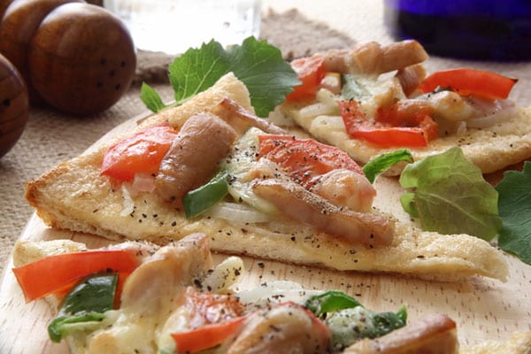 ピザやサラダにもなる！余った油揚げの活用レシピ3選