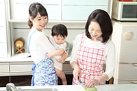 【みんなの意見は？】産後の手伝いで義母がくるのは非常識？