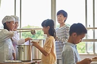 【完食強要】給食ハラスメントって何?
