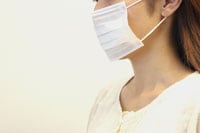 【比較】ガーゼマスクと不織布マスクは何が違う!? マスクの選び方