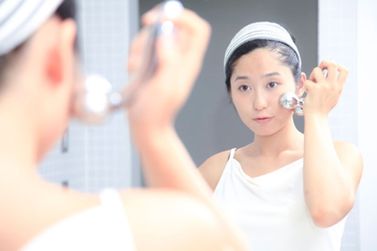 【美容皮膚科医に聞いた】美顔ローラーでリフトアップは本当に効果があるの？