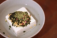 夜食や小腹が空いたときに！すぐに作れる豆腐茶漬けがウマイ