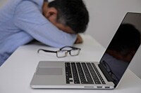 数カ月に1度…会社で寝泊まりする夫を許せる？