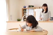 【専門家が回答】子どもの学習机は必要？　不要？