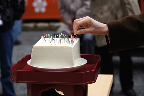 2月8日は針供養！　豆腐やこんにゃくに刺す理由とは