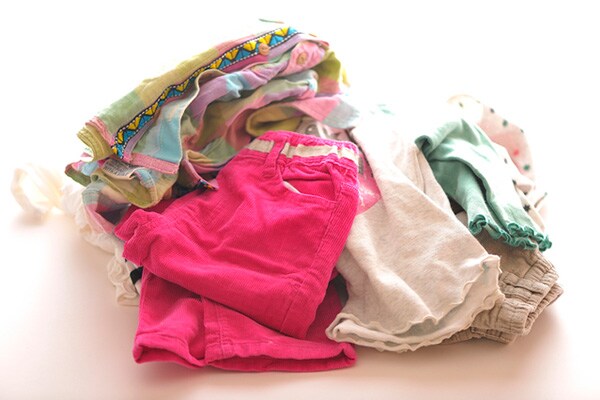 友人から子ども服のお下がりをもらったら「お礼」はする? しない?