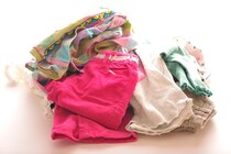 友人から子ども服のお下がりをもらったら「お礼」はする？　しない？